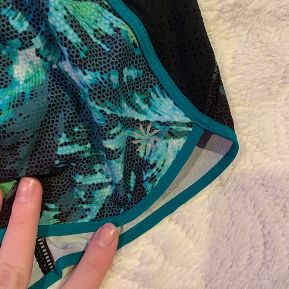 printed athleta shorts - Picture 2 of 4